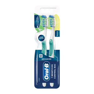 Cepillo de Dientes Oral-B 7 Beneficios Control-bac con 2 pz